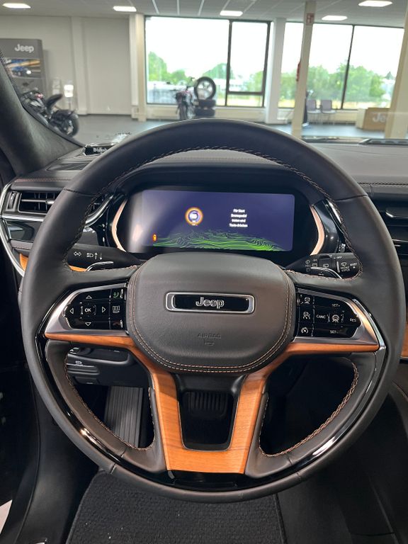 Jeep Grand Cherokee 2025