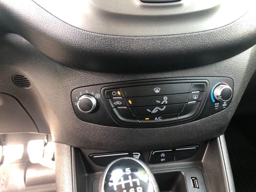 Ford Transit Courier 2022