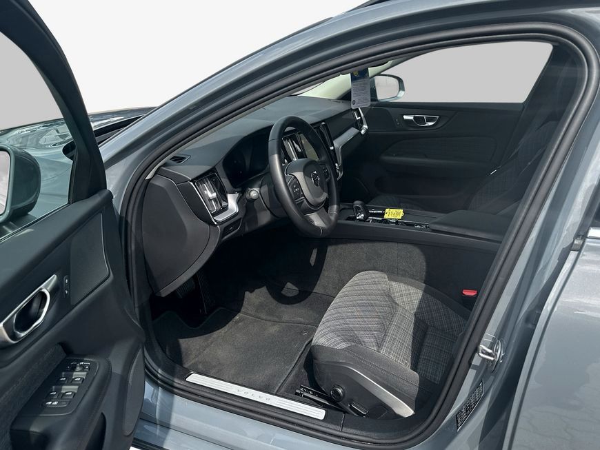 Volvo V60 2024