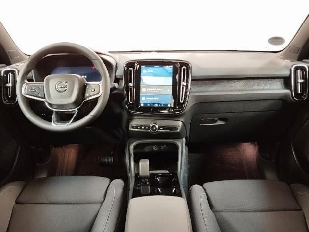 Volvo C40 2025