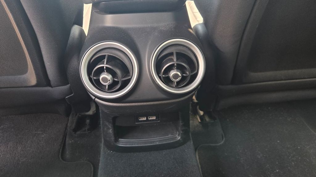 Alfa Romeo Stelvio 2021