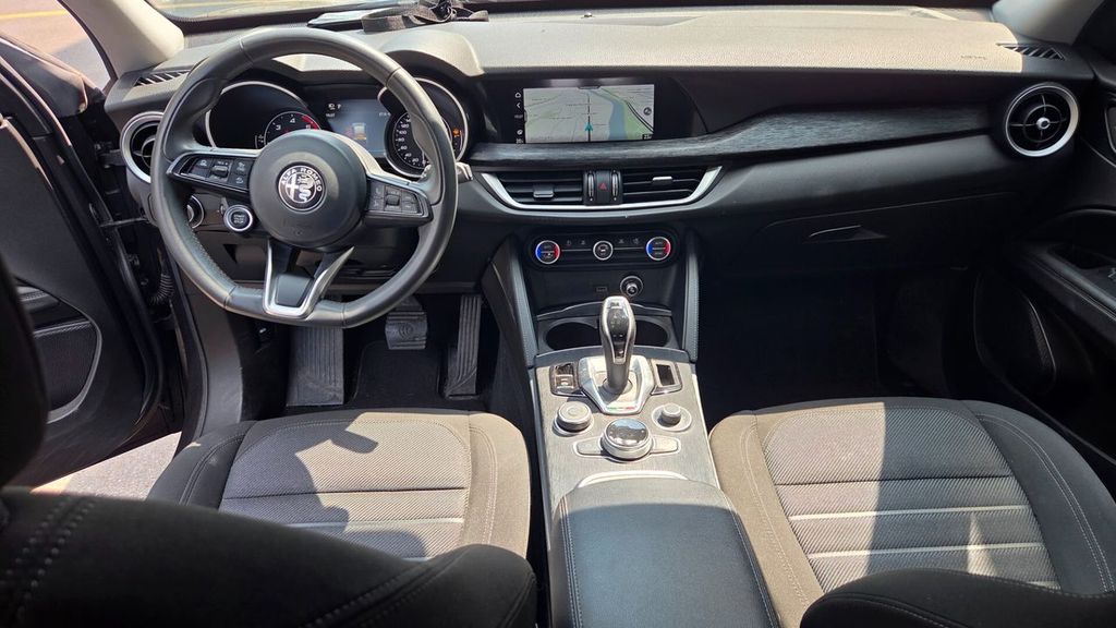 Alfa Romeo Stelvio 2021