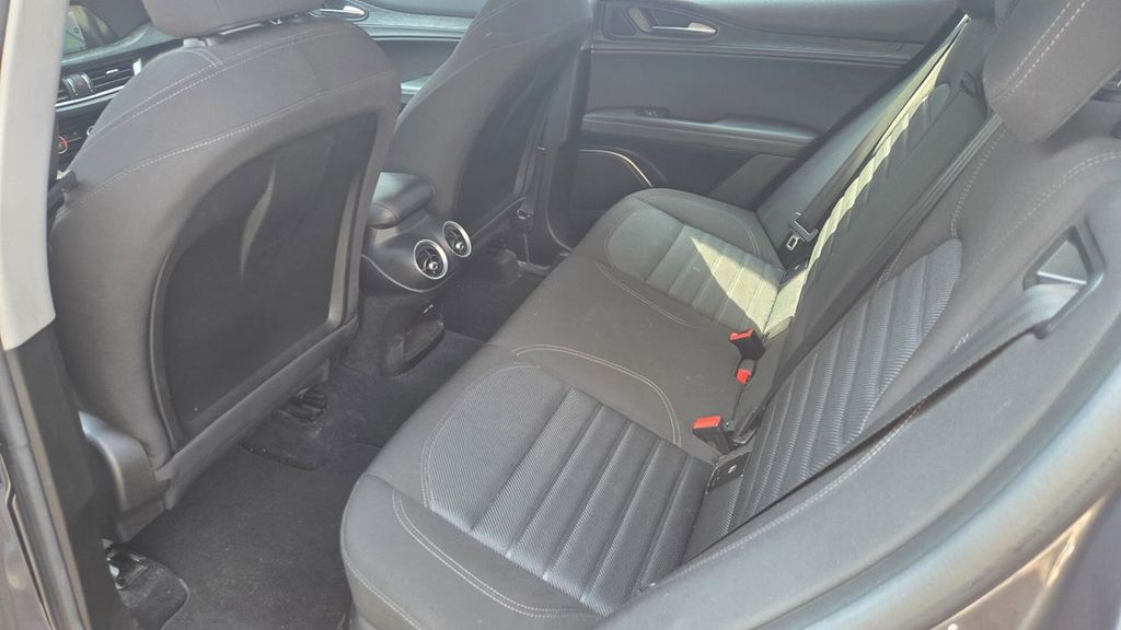 Alfa Romeo Stelvio 2021