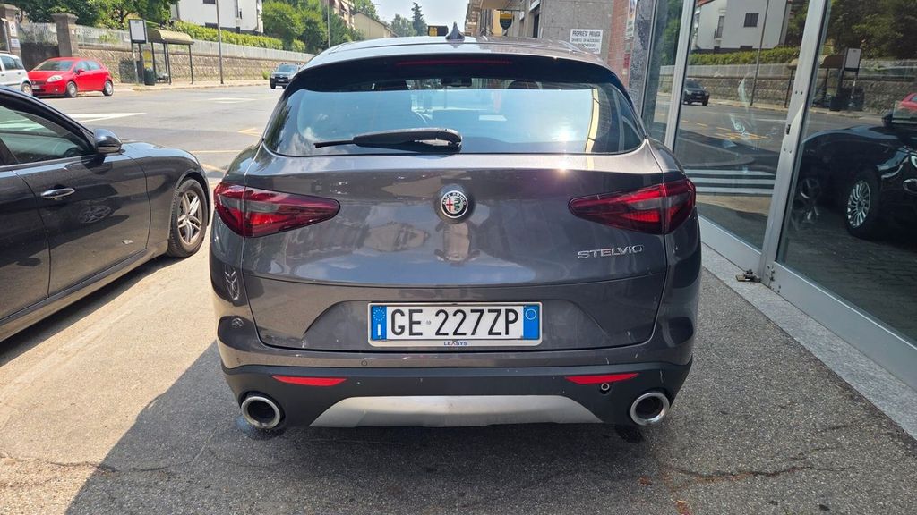 Alfa Romeo Stelvio 2021