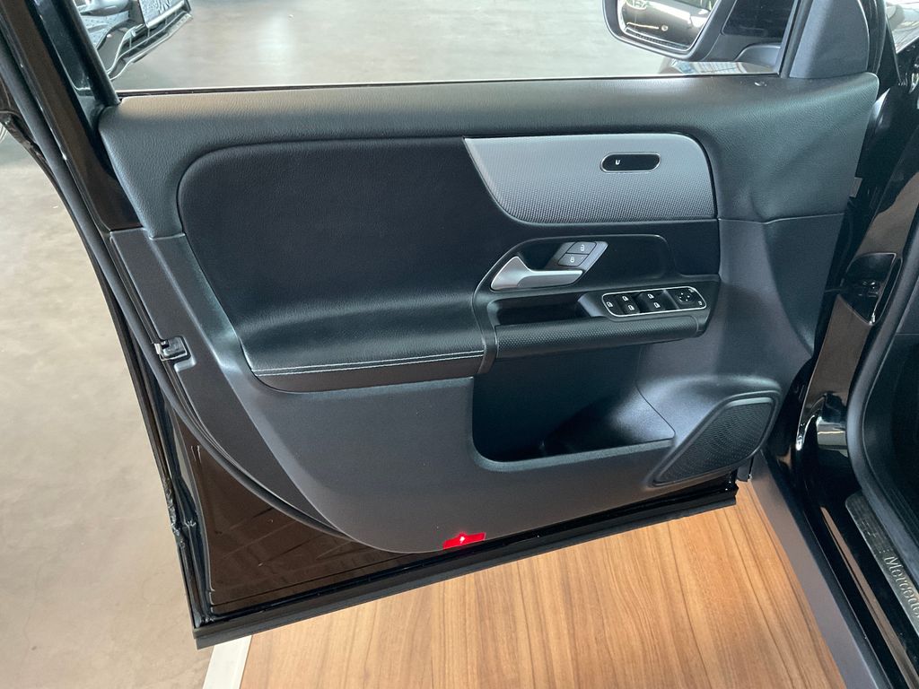 Mercedes-Benz GLB 180 2022