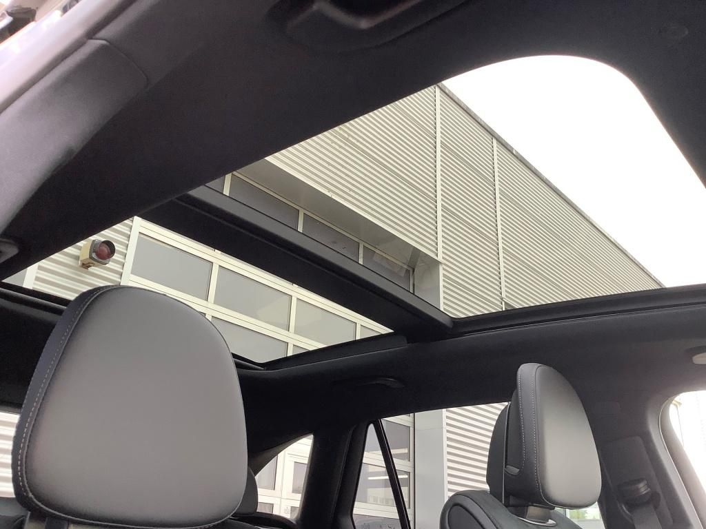 Mercedes-Benz GLC 300 2025