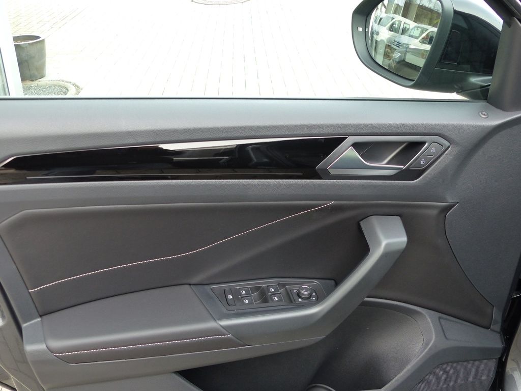 Volkswagen T-Roc 2024