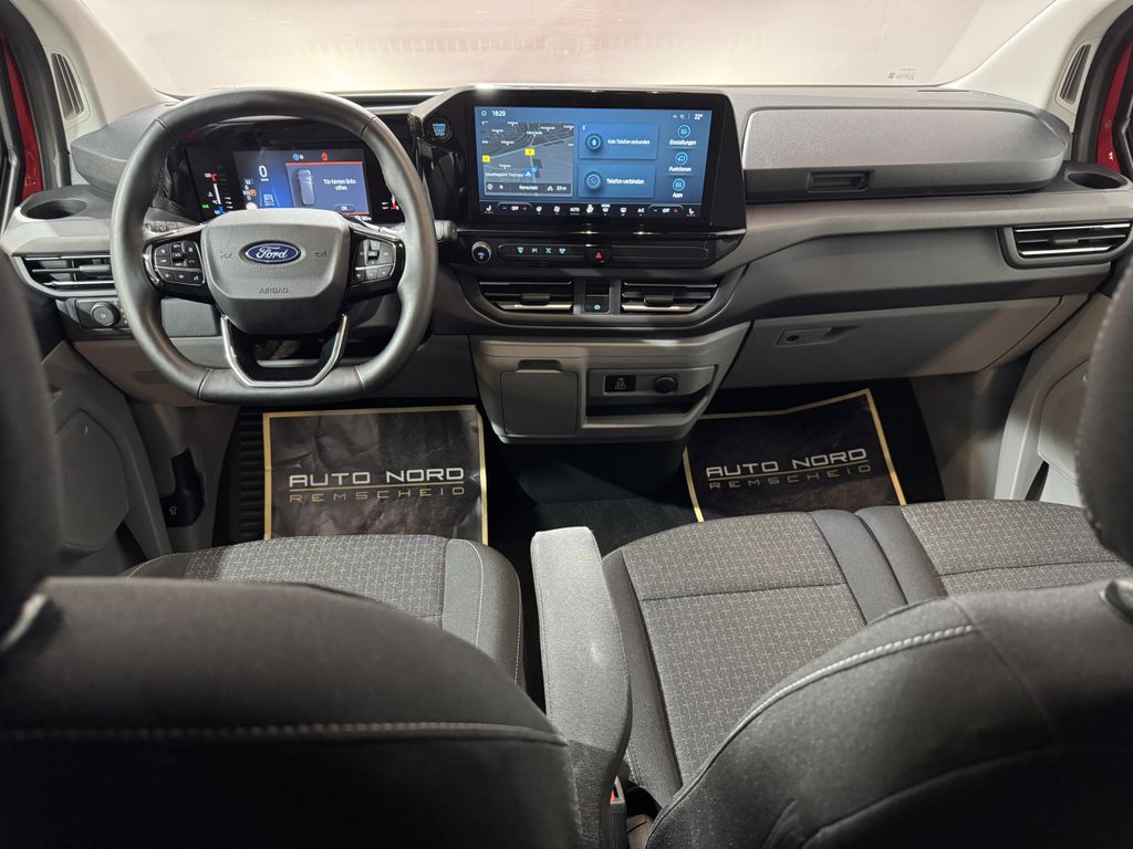 Ford Tourneo Custom 2025