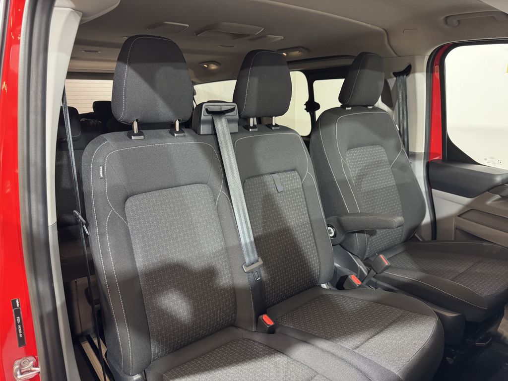 Ford Tourneo Custom 2025