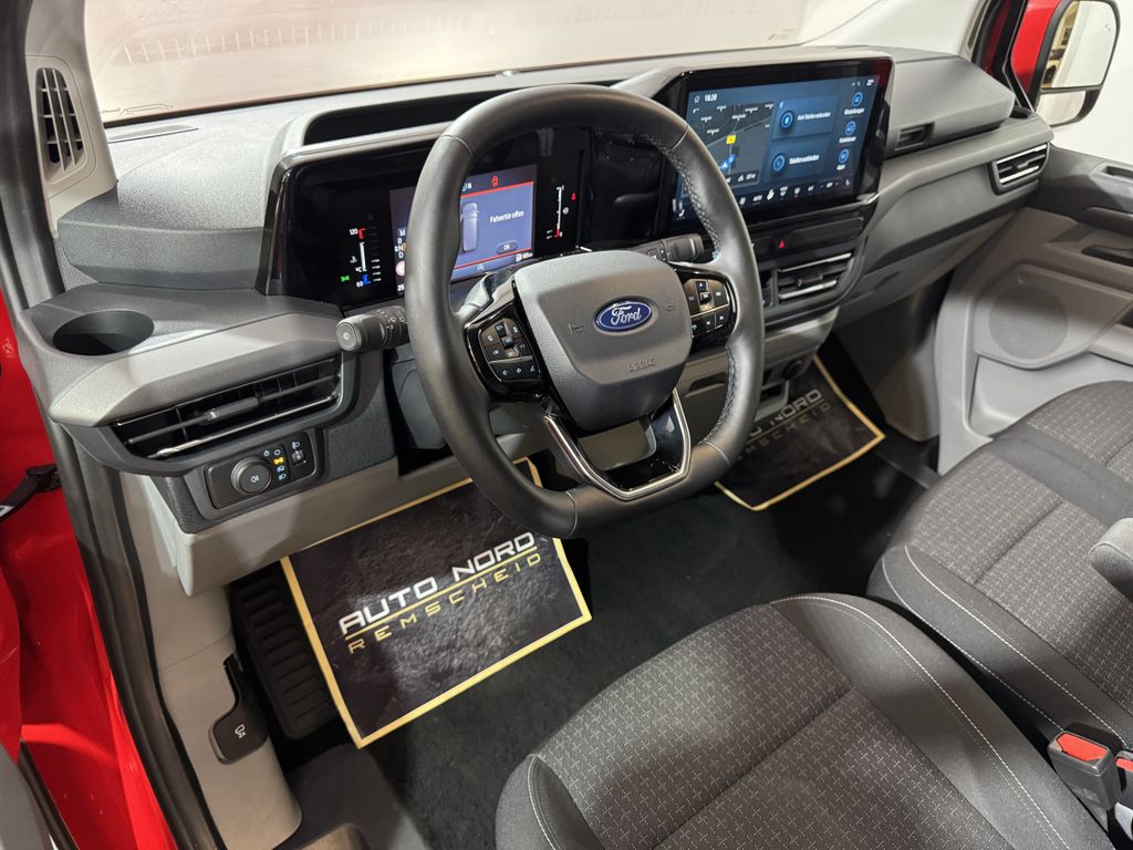 Ford Tourneo Custom 2025