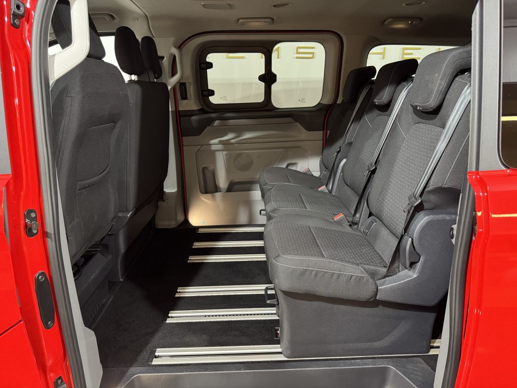 Ford Tourneo Custom 2025