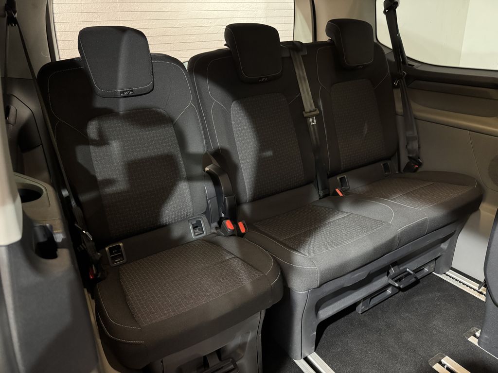 Ford Tourneo Custom 2025