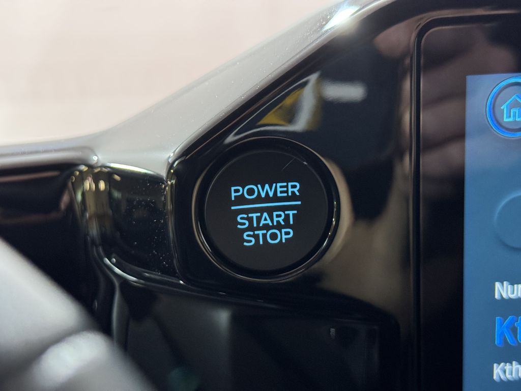 Ford Tourneo Custom 2025