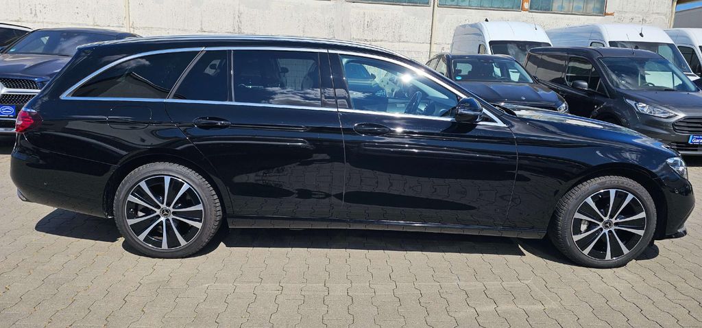 Mercedes-Benz E 300 2023