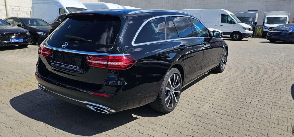 Mercedes-Benz E 300 2023