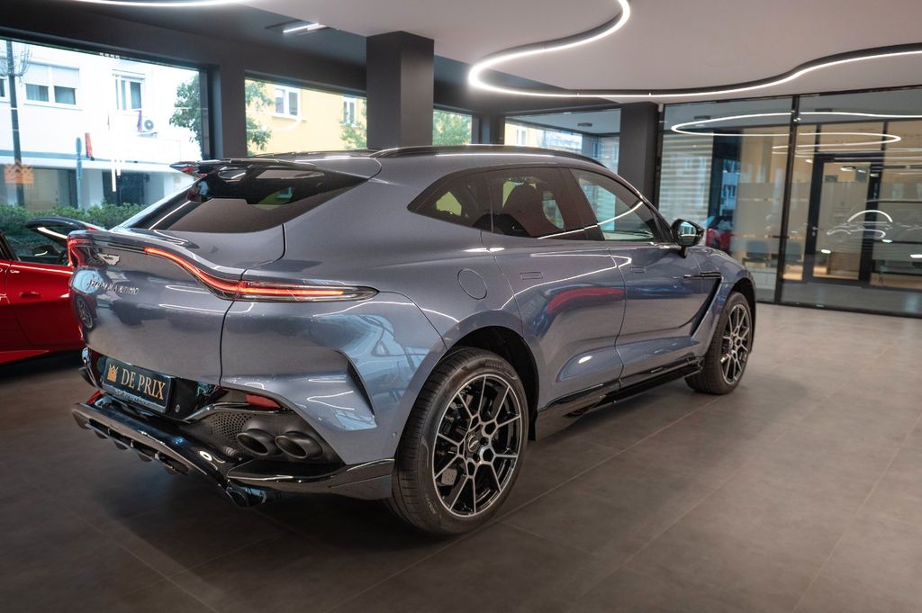 Aston Martin DBX 2023