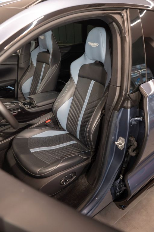 Aston Martin DBX 2023