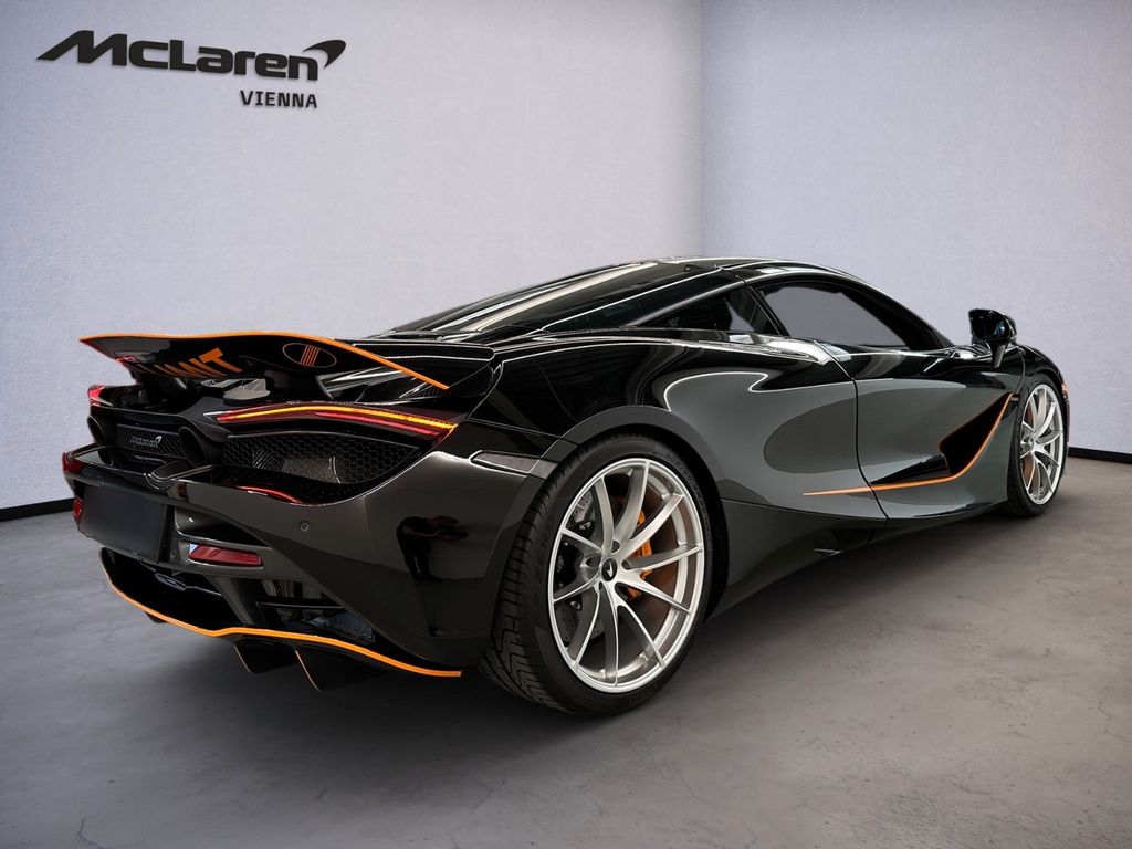 McLaren 720S 2022