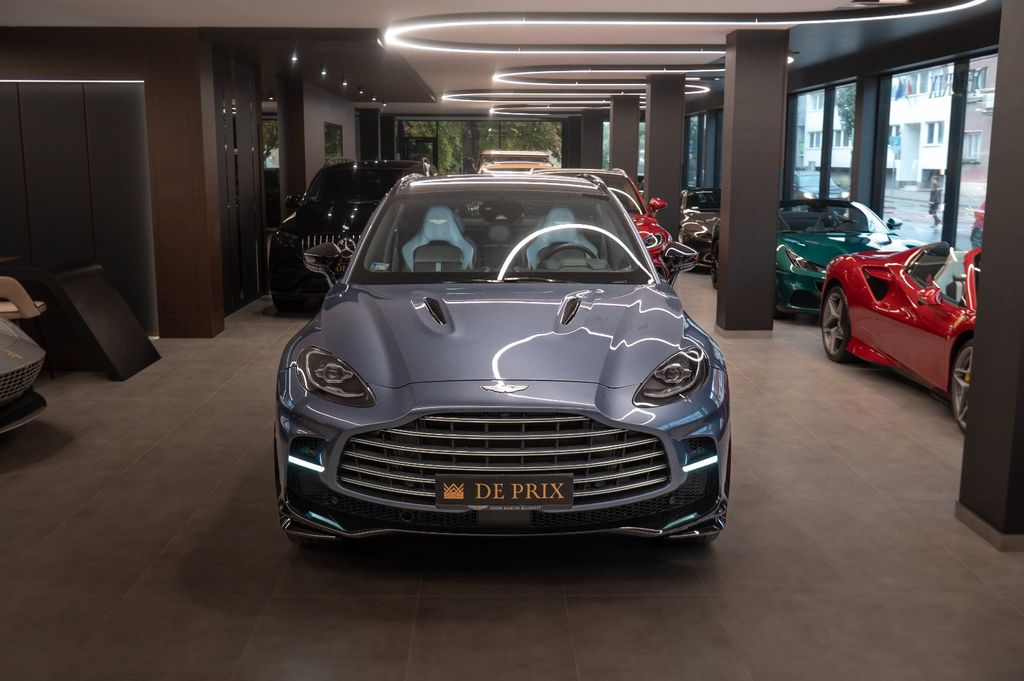 Aston Martin DBX 2023