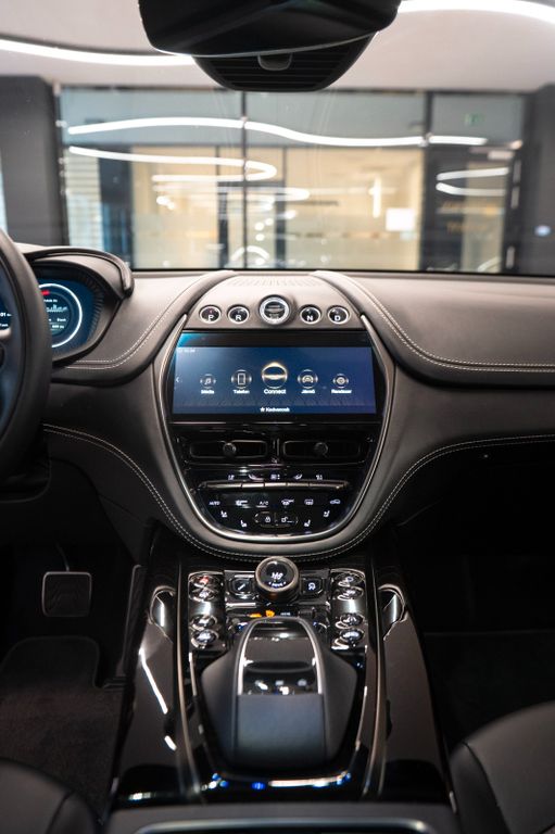 Aston Martin DBX 2023