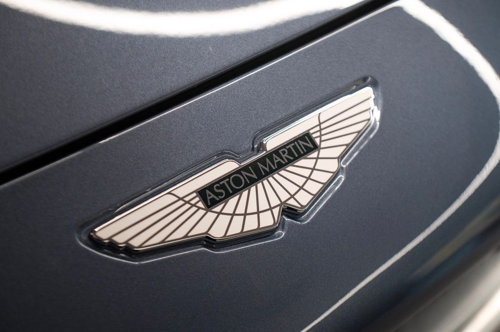 Aston Martin DBX 2023