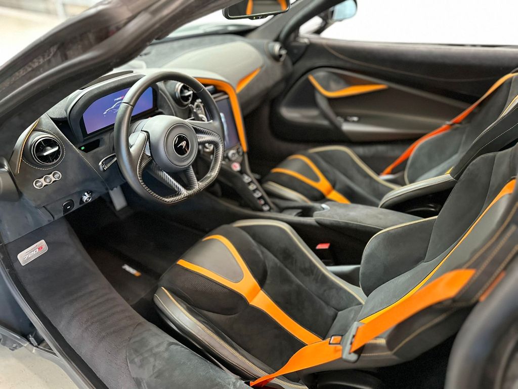 McLaren 720S 2022