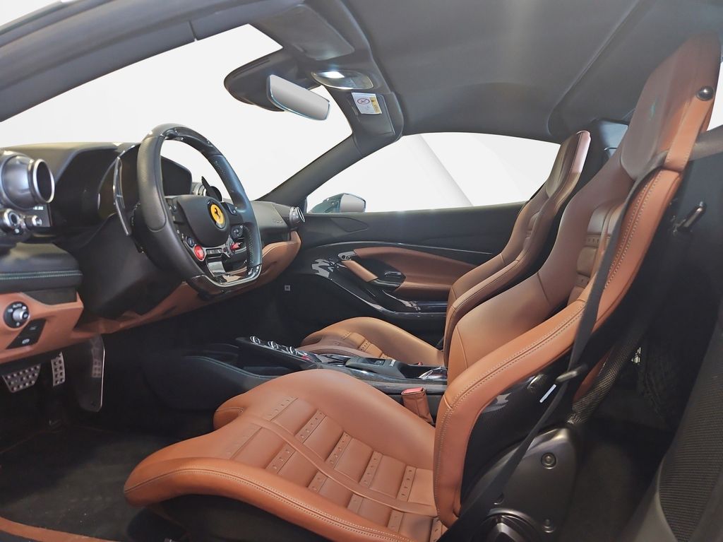 Ferrari F8 2022
