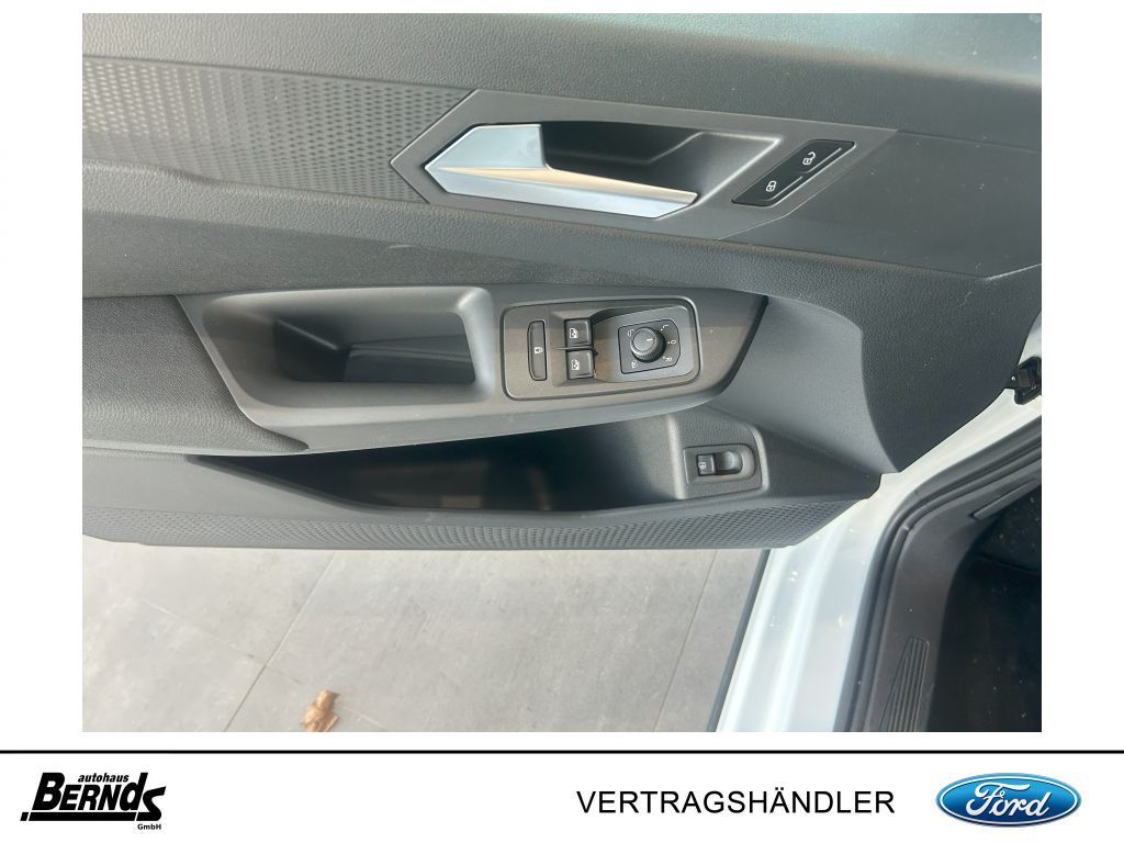 Ford Tourneo Connect 2025