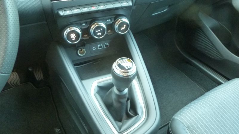 Mitsubishi Colt 2025