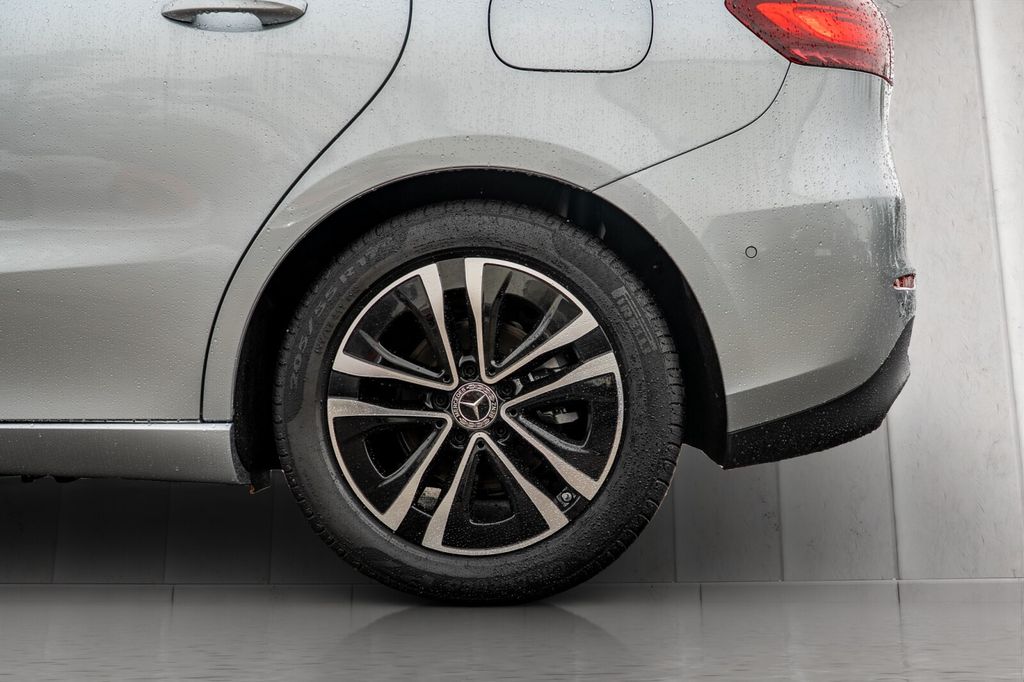 Mercedes-Benz B 180 2024