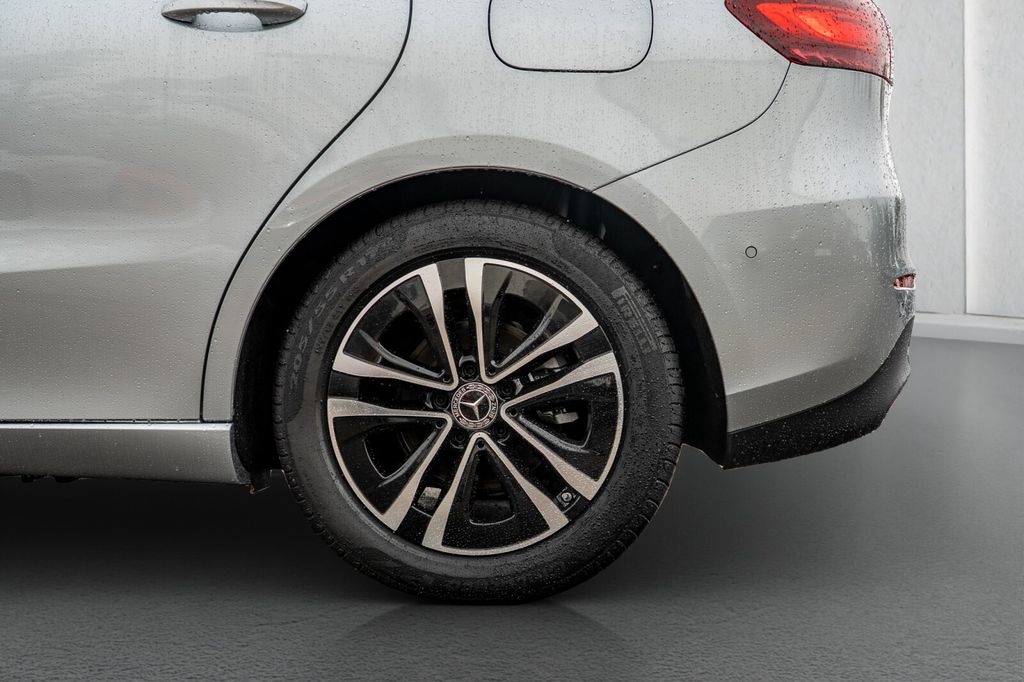 Mercedes-Benz B 180 2024