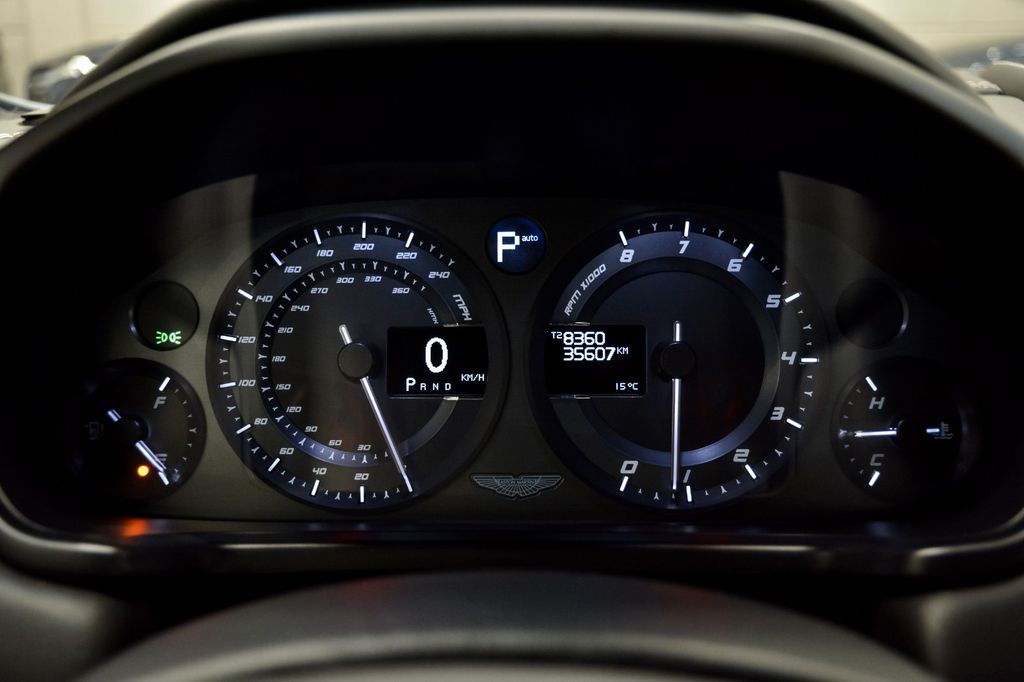 Aston Martin Vanquish 2013