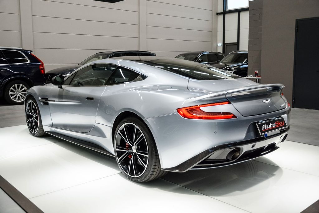 Aston Martin Vanquish 2013