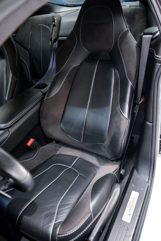 Aston Martin Vanquish 2013