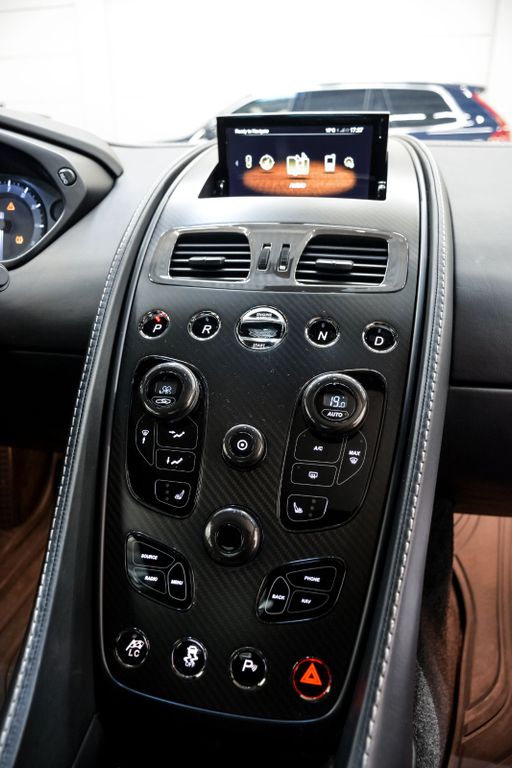 Aston Martin Vanquish 2013