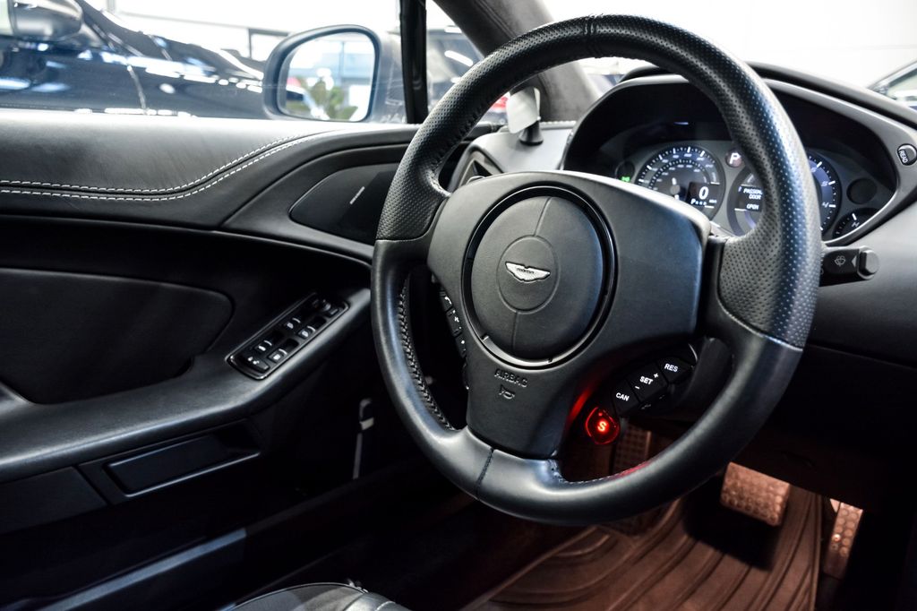 Aston Martin Vanquish 2013