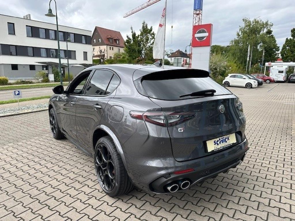 Alfa Romeo Stelvio 2025
