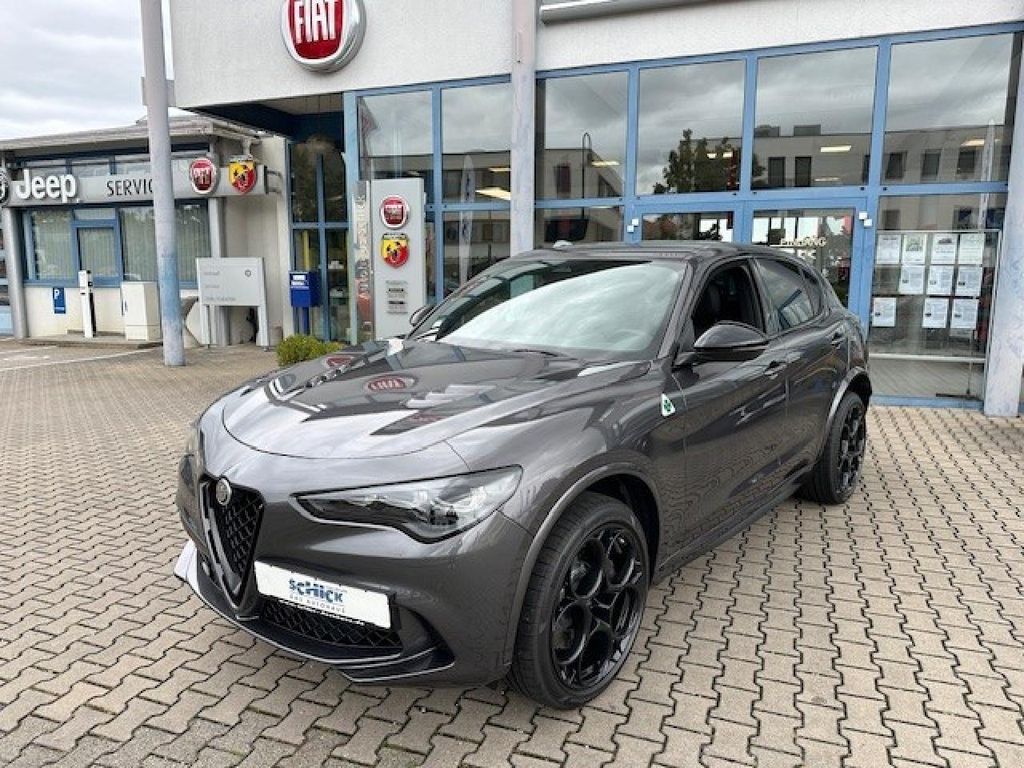 Alfa Romeo Stelvio 2025
