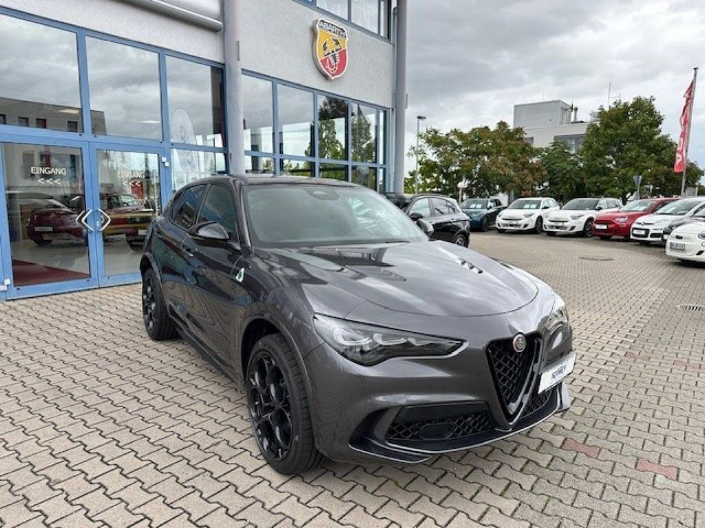 Alfa Romeo Stelvio 2025