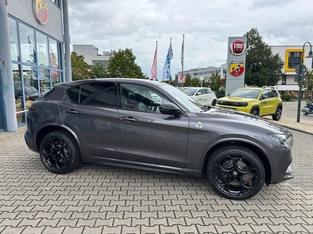 Alfa Romeo Stelvio 2025