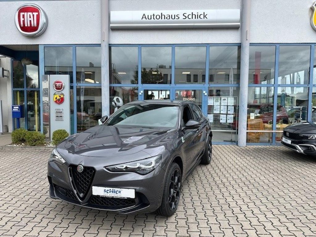 Alfa Romeo Stelvio 2025