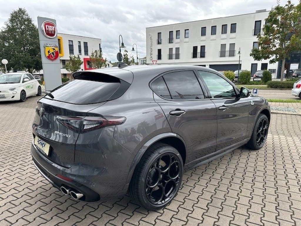 Alfa Romeo Stelvio 2025