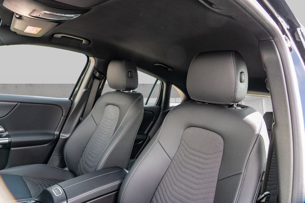 Mercedes-Benz EQA 2024