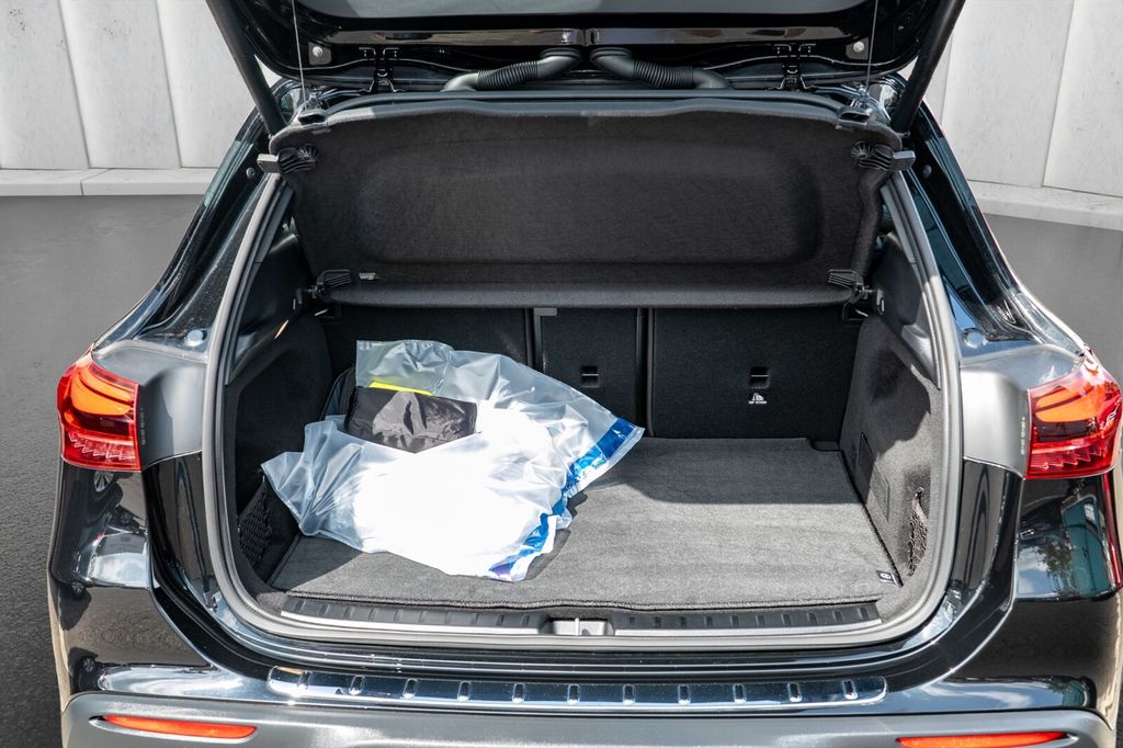 Mercedes-Benz EQA 2024