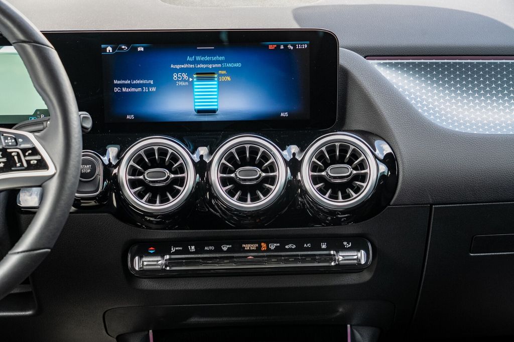 Mercedes-Benz EQA 2024