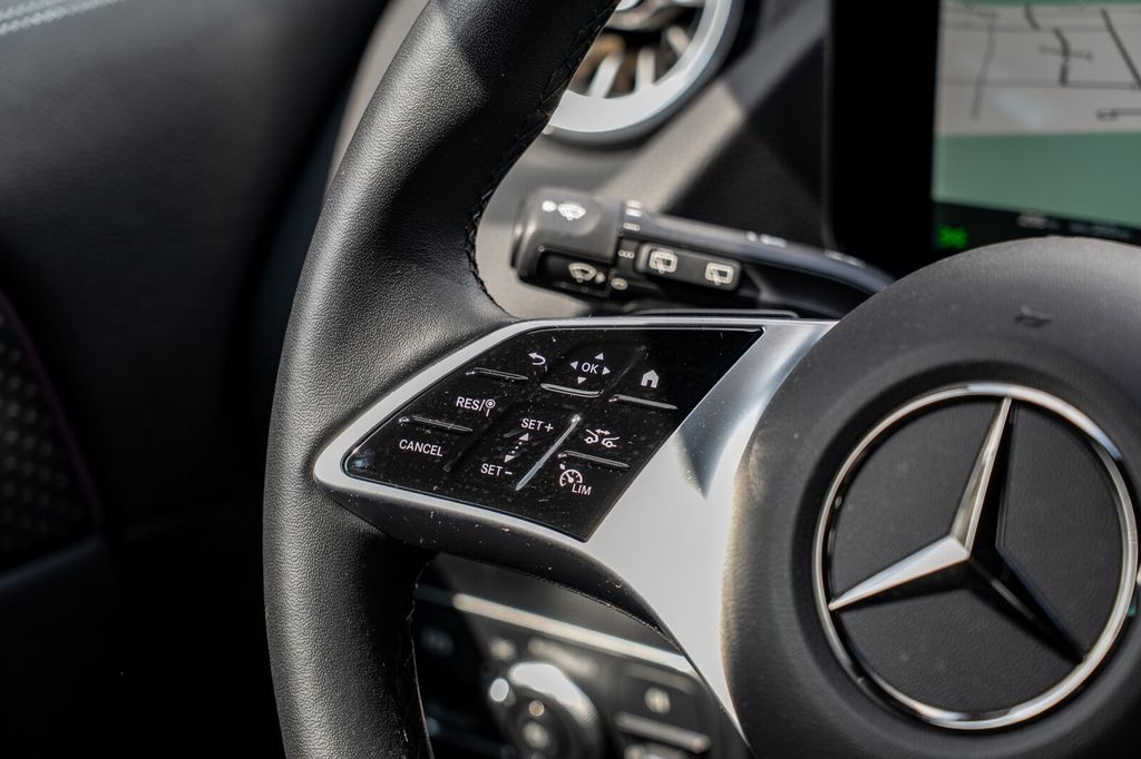 Mercedes-Benz EQA 2024