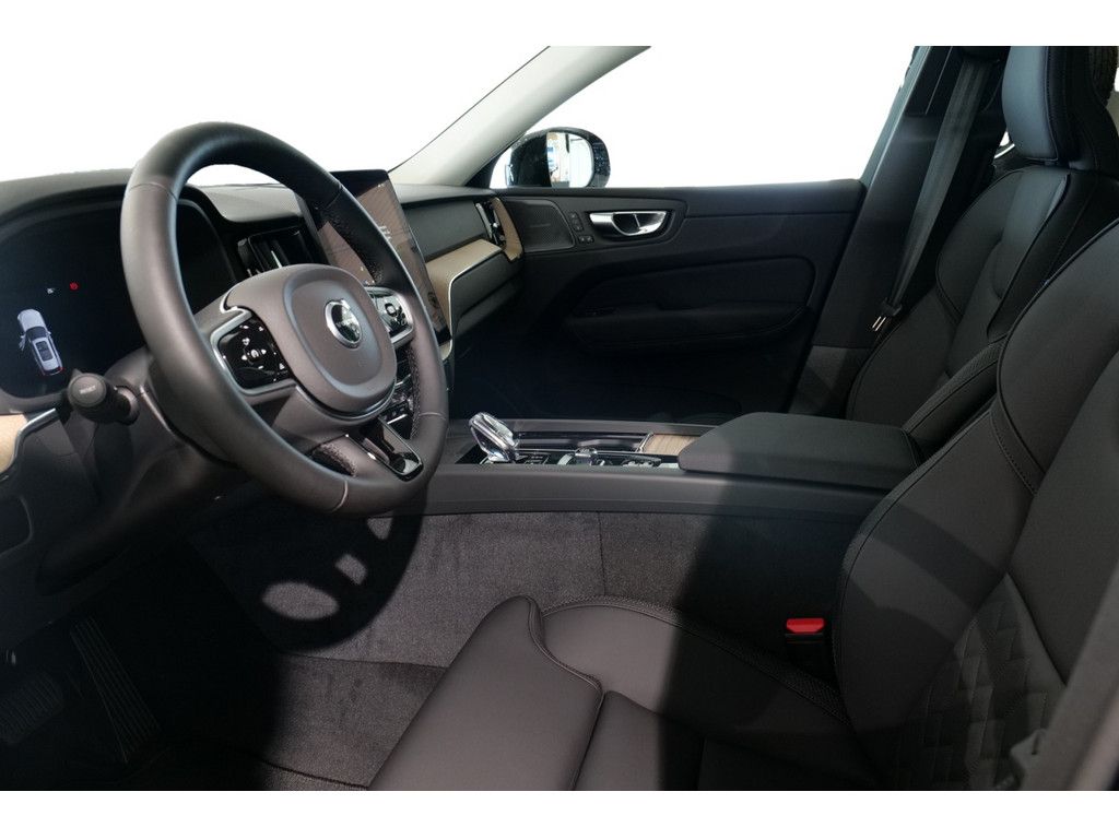 Volvo XC60 2025