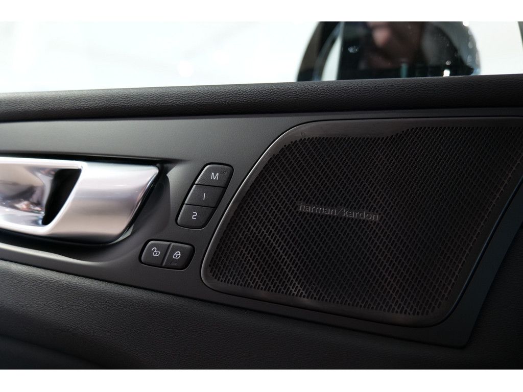 Volvo XC60 2025