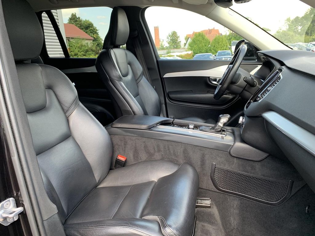 Volvo XC90 2019