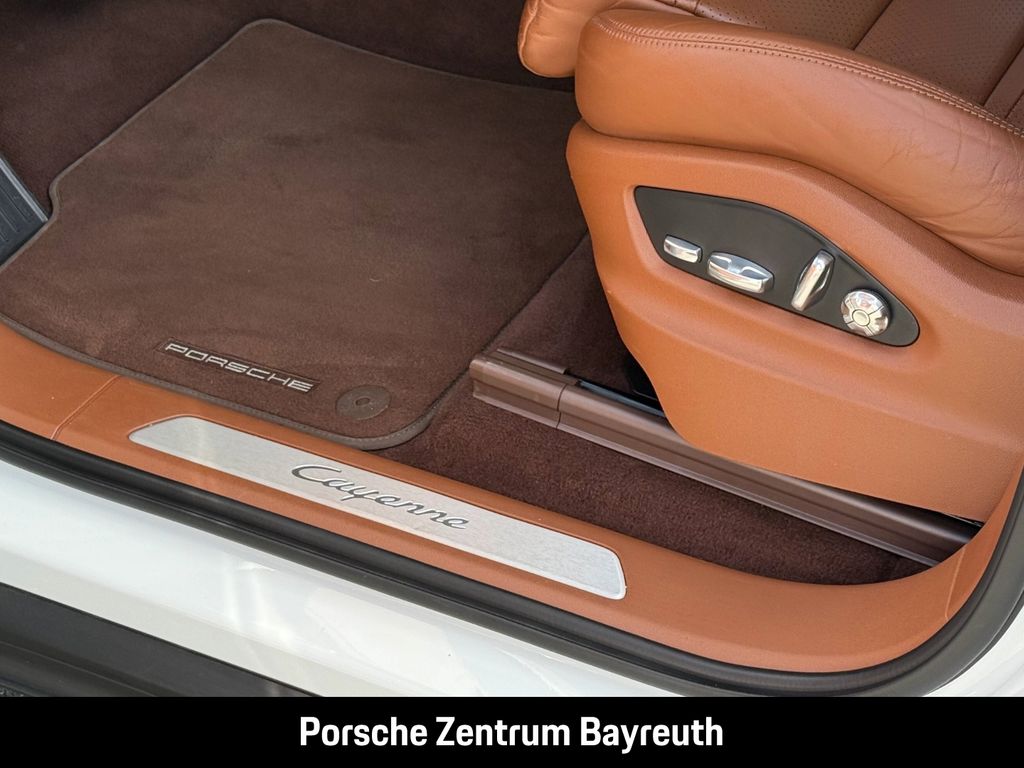 Porsche Cayenne 2021